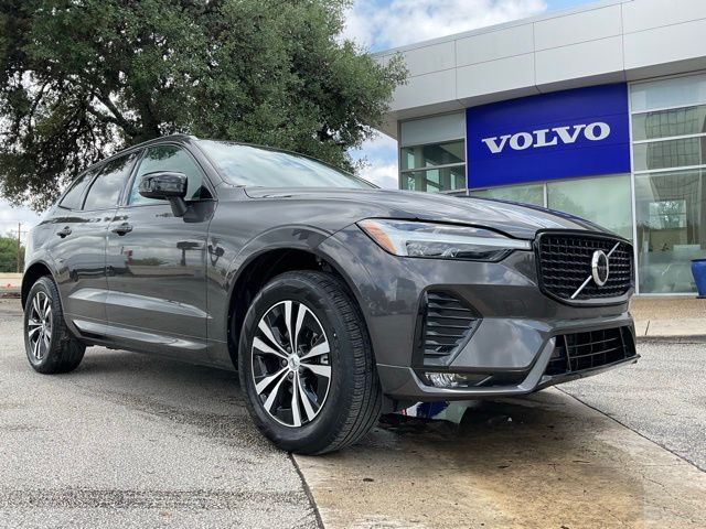 2024 Volvo XC60 B5 Core Dark Theme AWD's photo