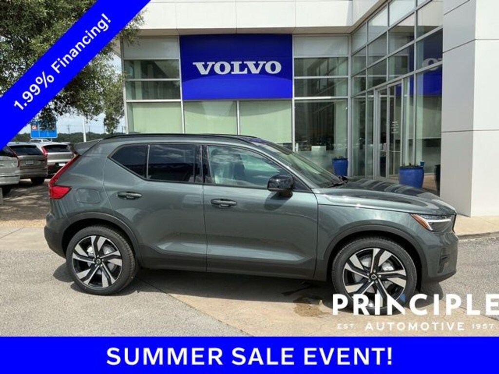 New 2026 Volvo XC40 B5 Ultra SUV