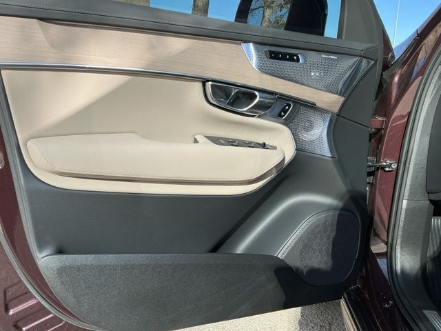 2026 Volvo XC90 Ultra - Photo 19