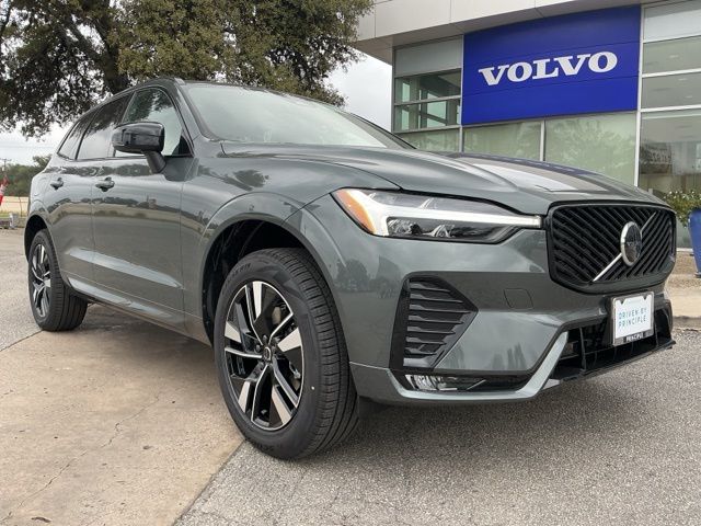 2026 Volvo XC60 B5 Core Dark AWD's photo