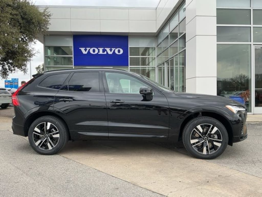 New 2026 Volvo XC60 plug-in hybrid T8 Core SUV