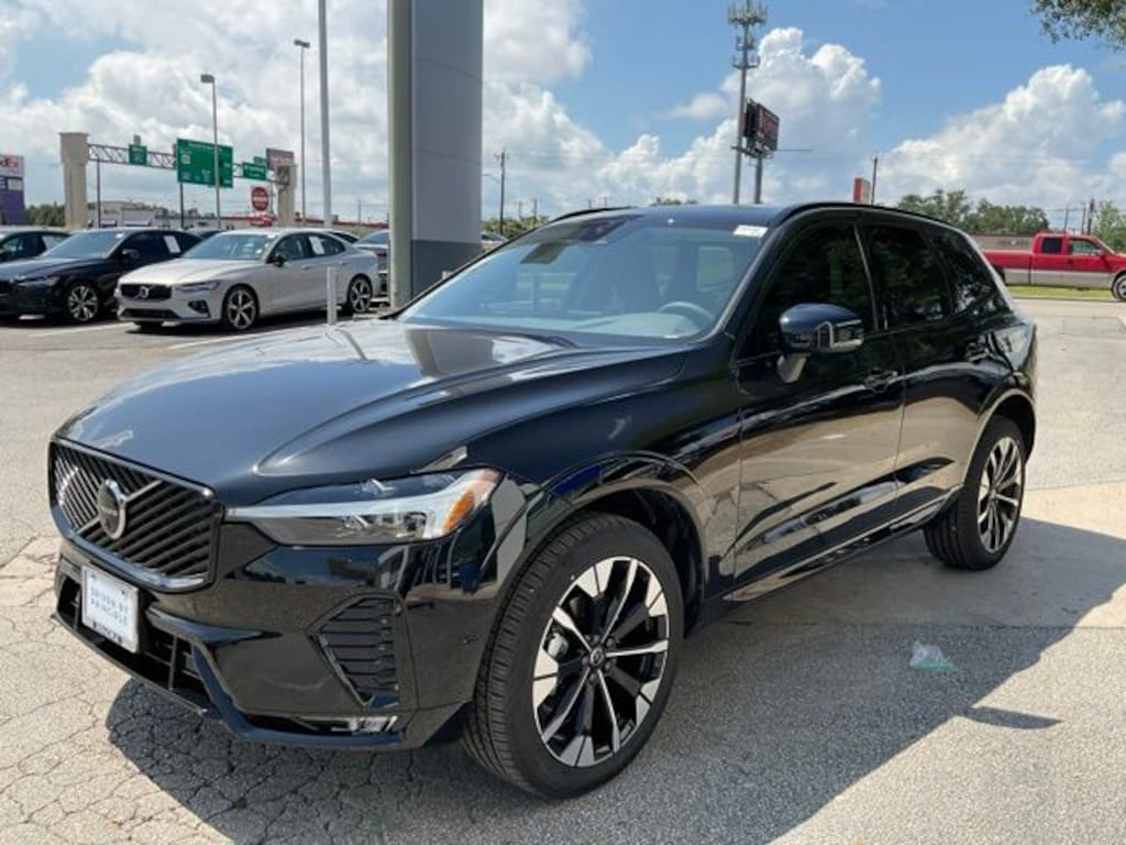 New 2026 Volvo XC60 B5 Plus SUV