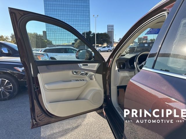 2026 Volvo XC90 Ultra - Photo 21