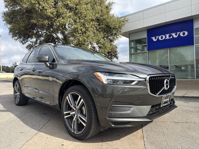 2019 Volvo XC60 Momentum's photo