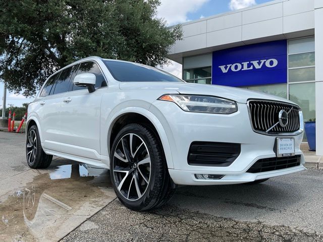 2022 Volvo XC90 T6 Momentum 6 Passenger AWD's photo