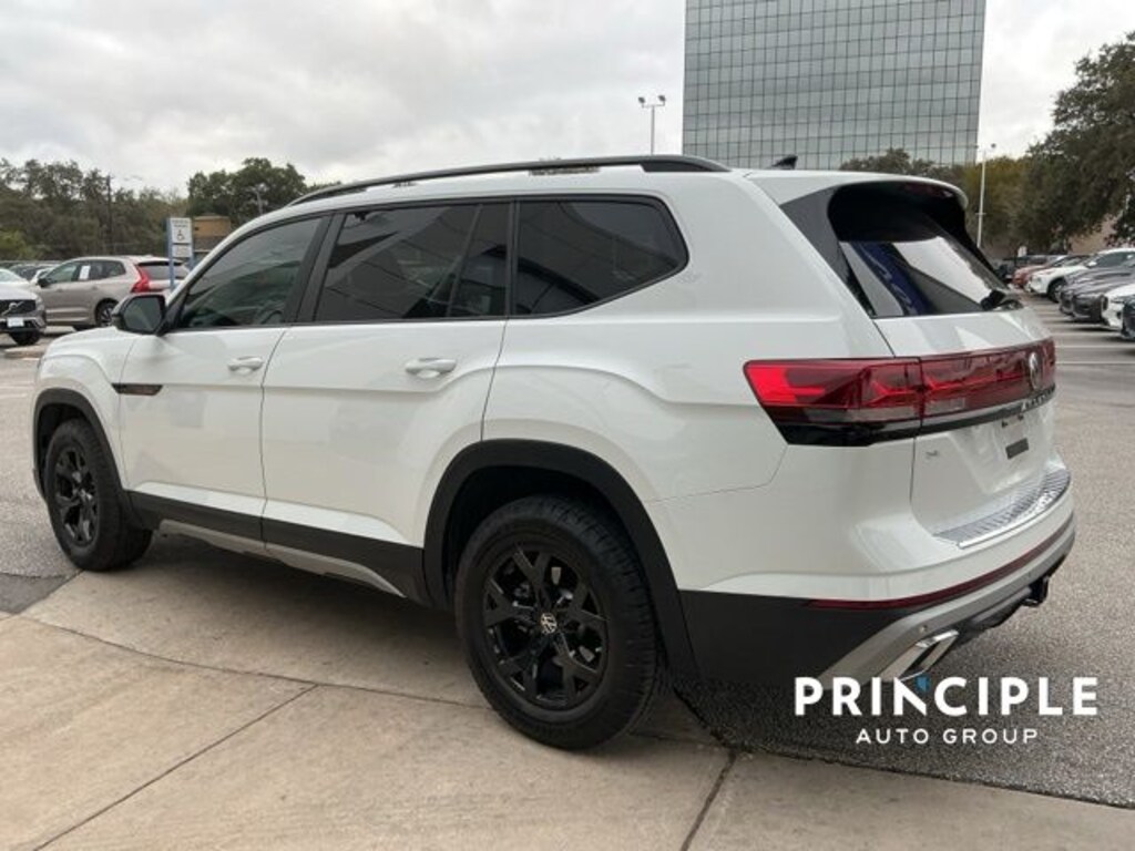 Used 2025 Volkswagen Atlas 2.0T Peak Edition SUV
