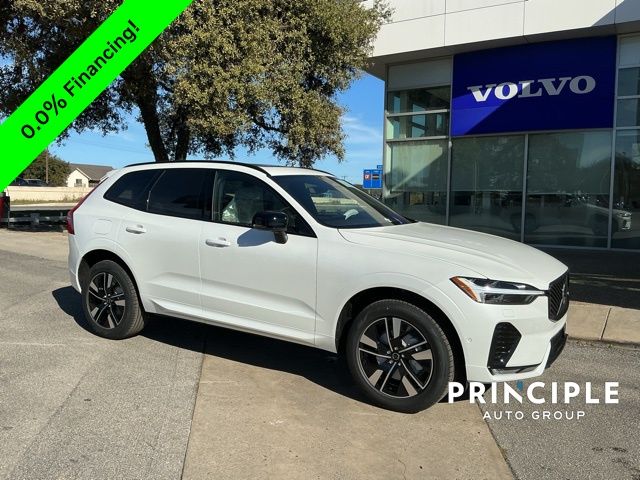 2026 Volvo XC60 Plus's photo