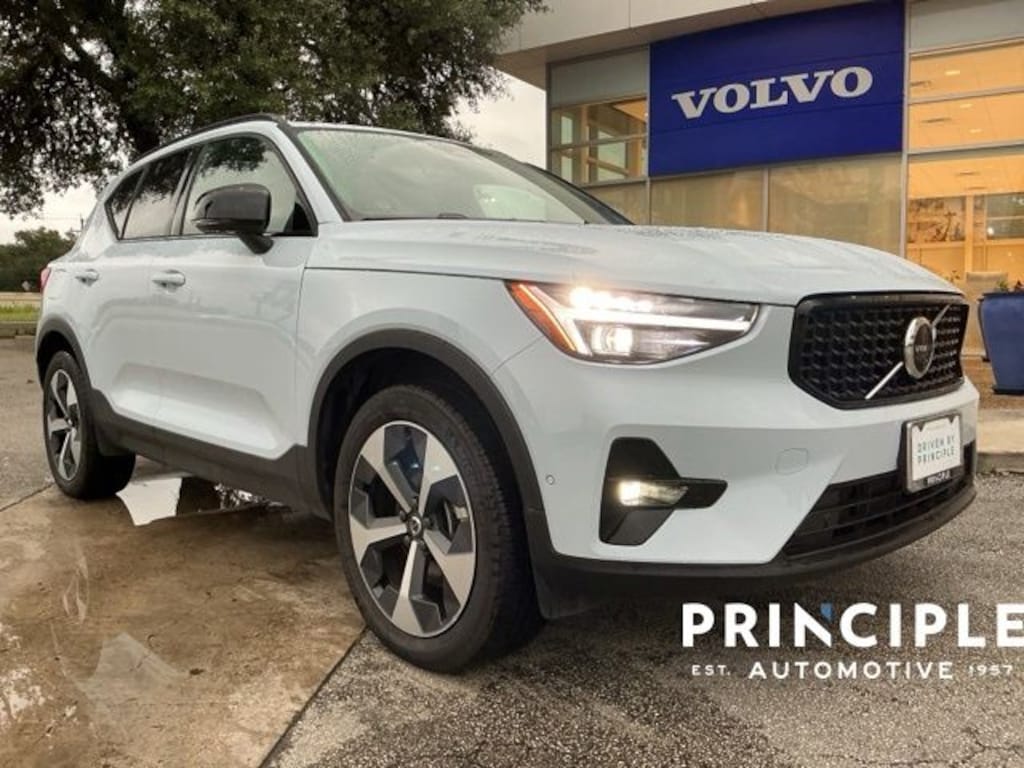 Certified 2026 Volvo XC40 B5 Plus SUV