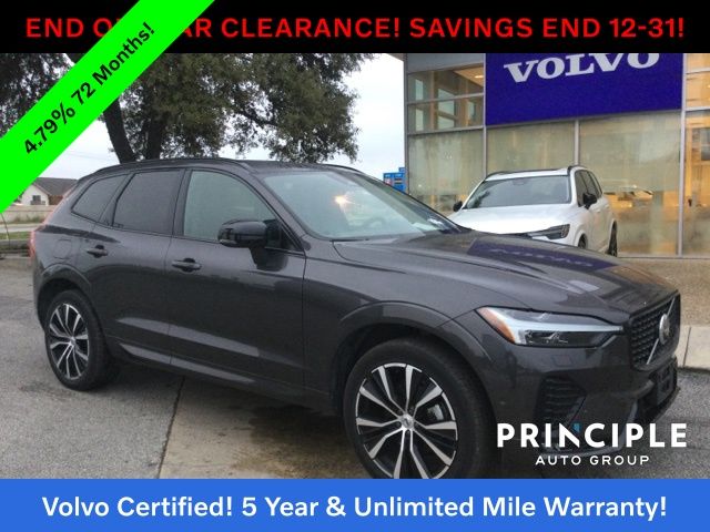 2025 Volvo XC60 Plus's photo