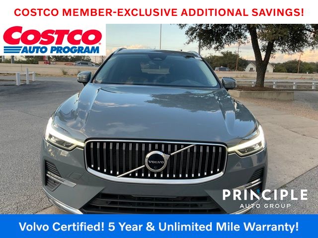 2023 Volvo XC60 B5 Plus photo 2