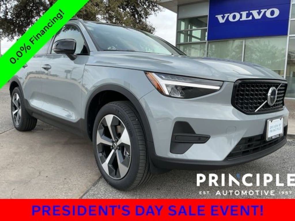 New 2026 Volvo XC40 B5 Core SUV