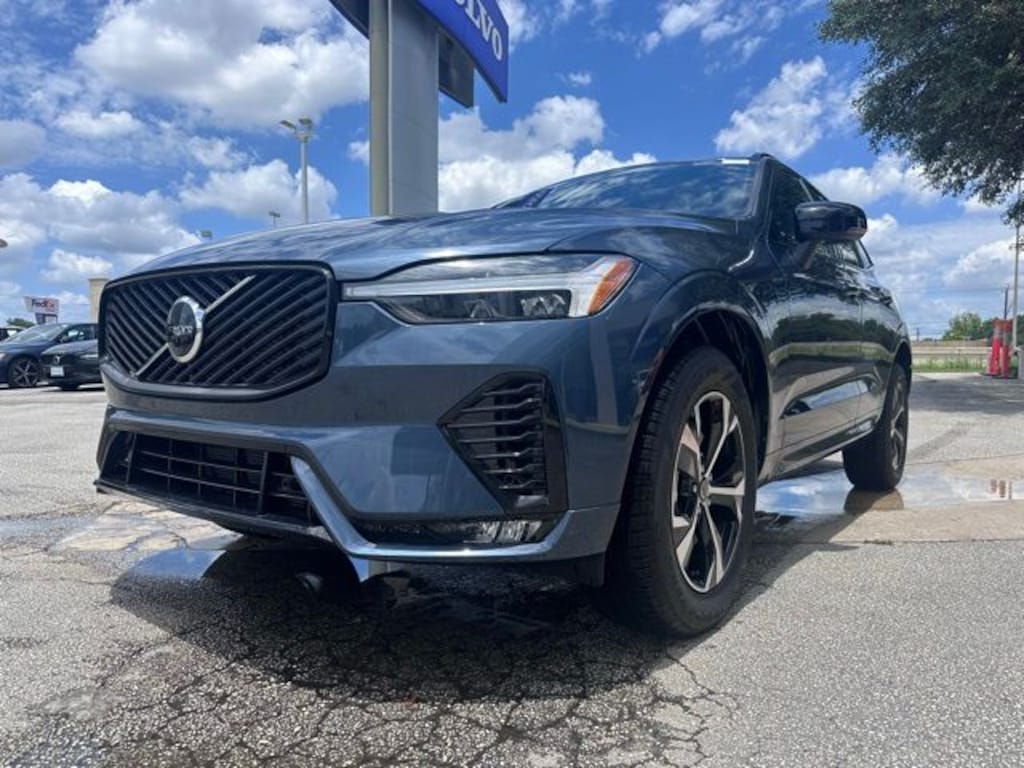 New 2026 Volvo XC60 B5 Core SUV