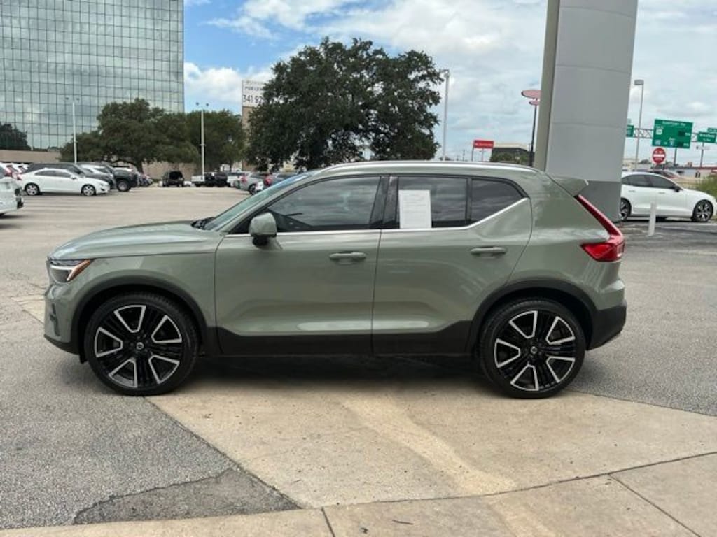 Certified 2024 Volvo XC40 B5 Plus Bright Theme SUV