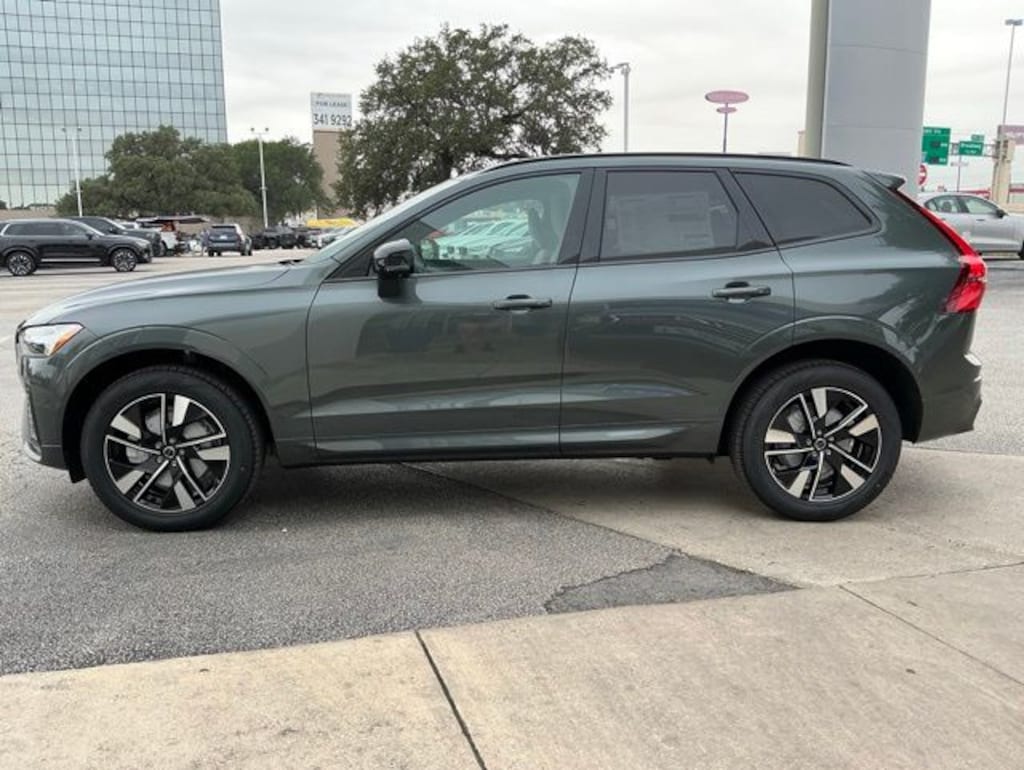 New 2026 Volvo XC60 B5 Core SUV