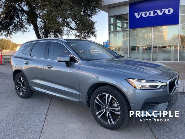 2018 Volvo XC60 Momentum's photo