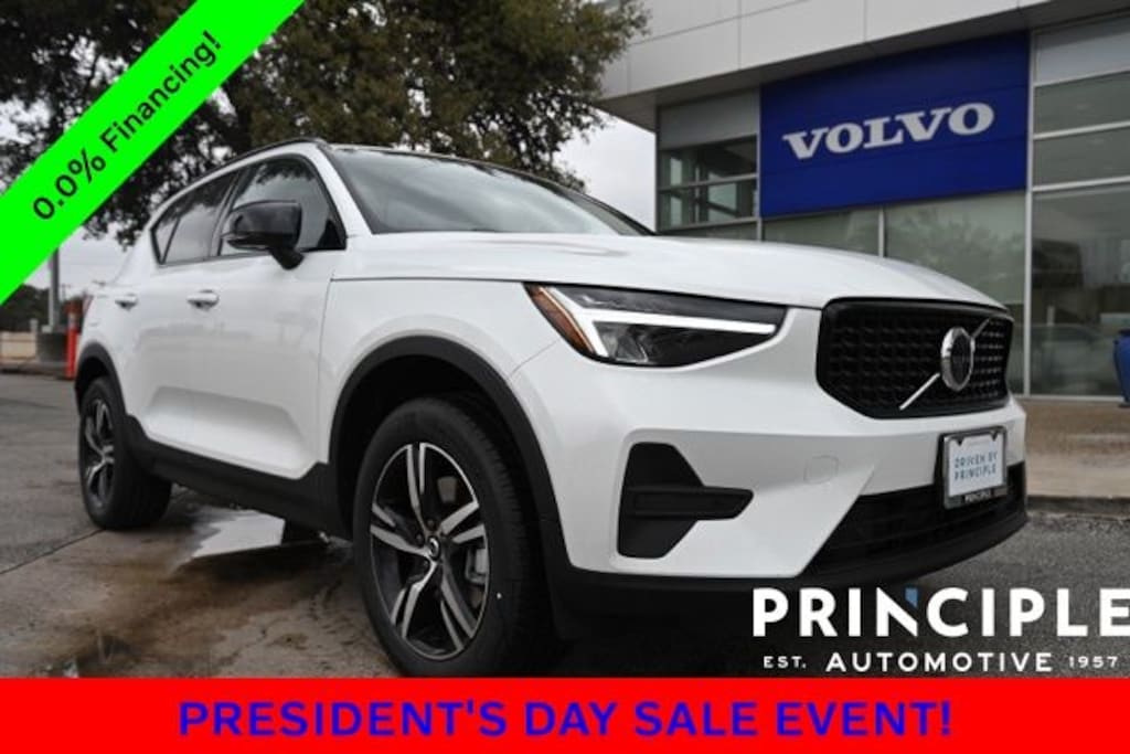 New 2026 Volvo XC40 B5 Core SUV