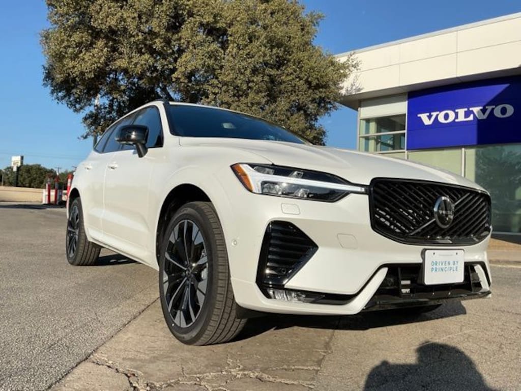 New 2026 Volvo XC60 B5 Plus SUV