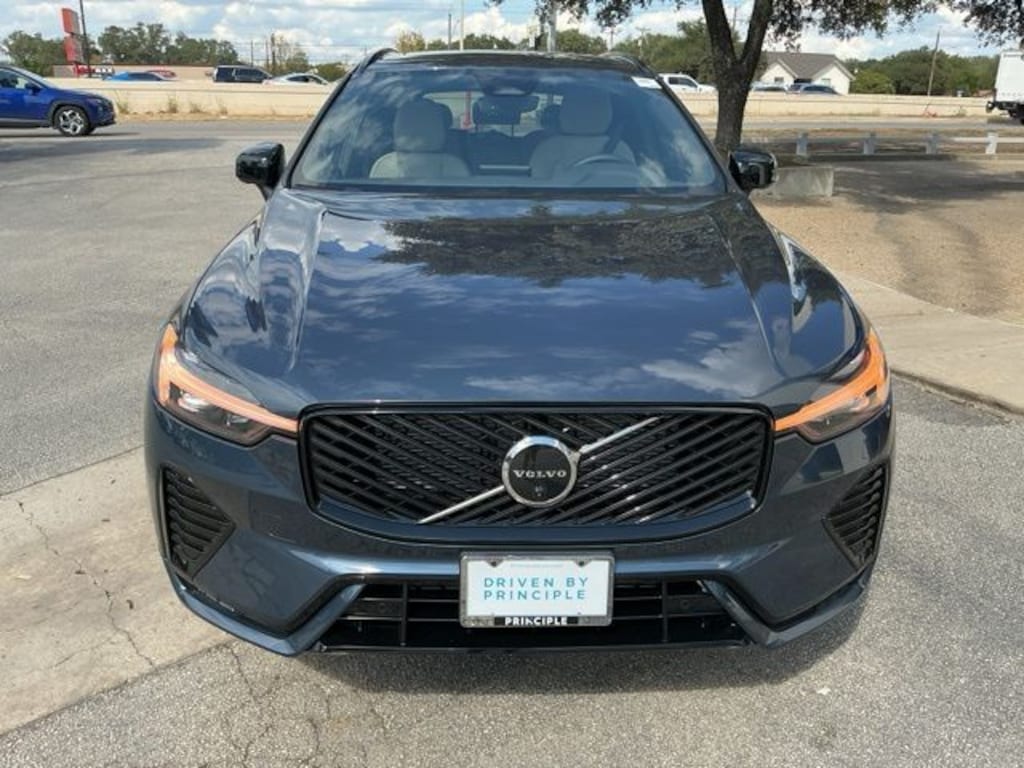 New 2026 Volvo XC60 B5 Plus SUV
