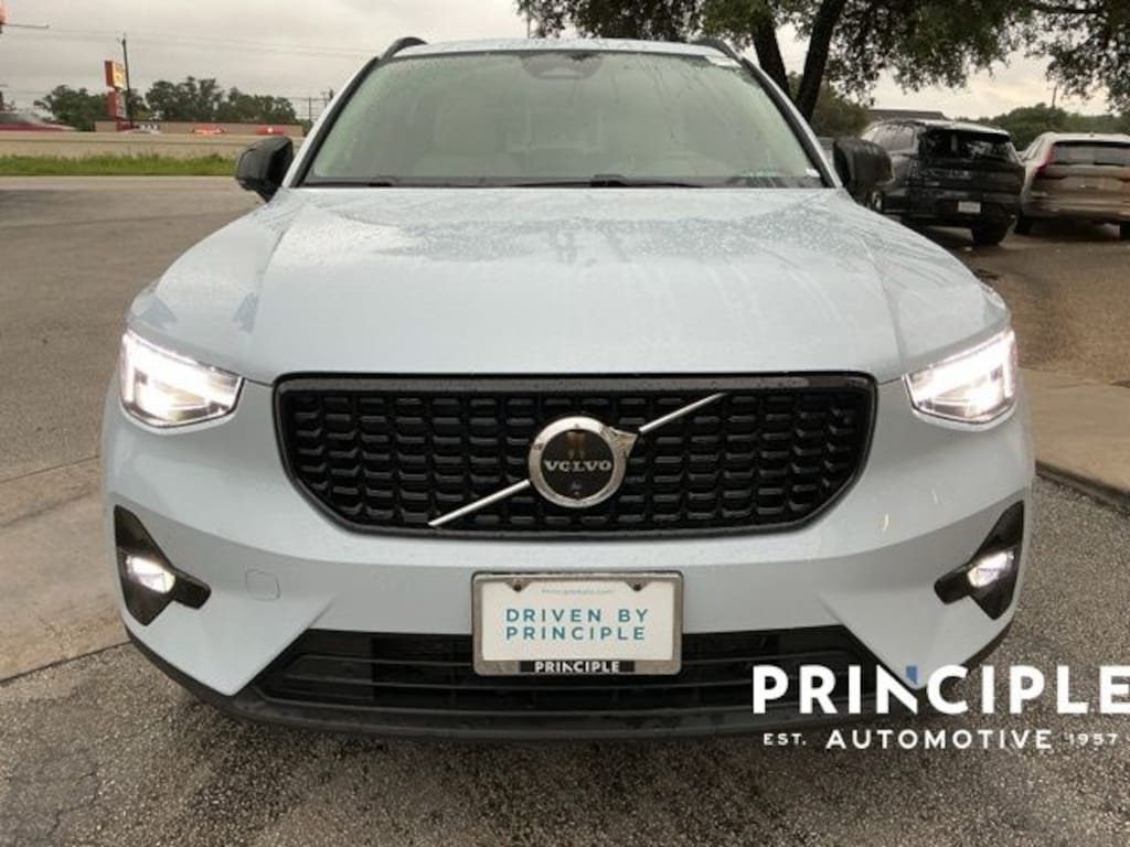 Certified 2026 Volvo XC40 B5 Plus SUV