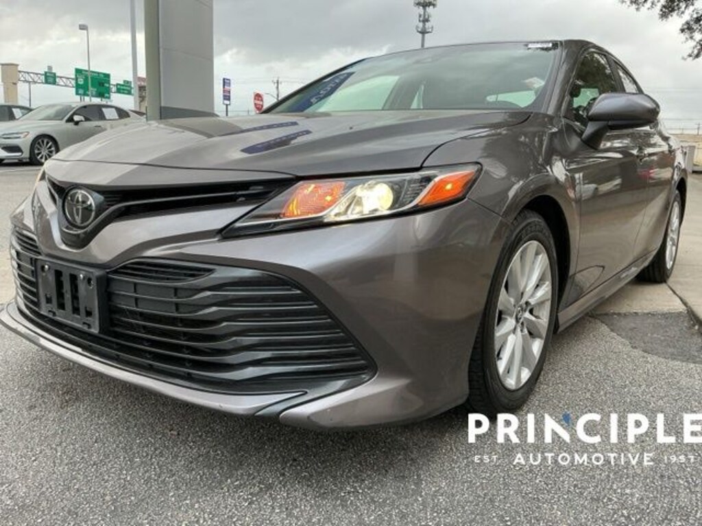 Used 2018 Toyota Camry LE Sedan