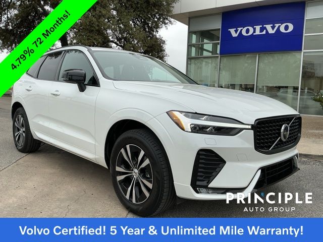 2025 Volvo XC60 Core's photo