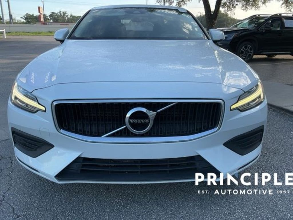 Used 2020 Volvo S60 T6 Momentum Sedan