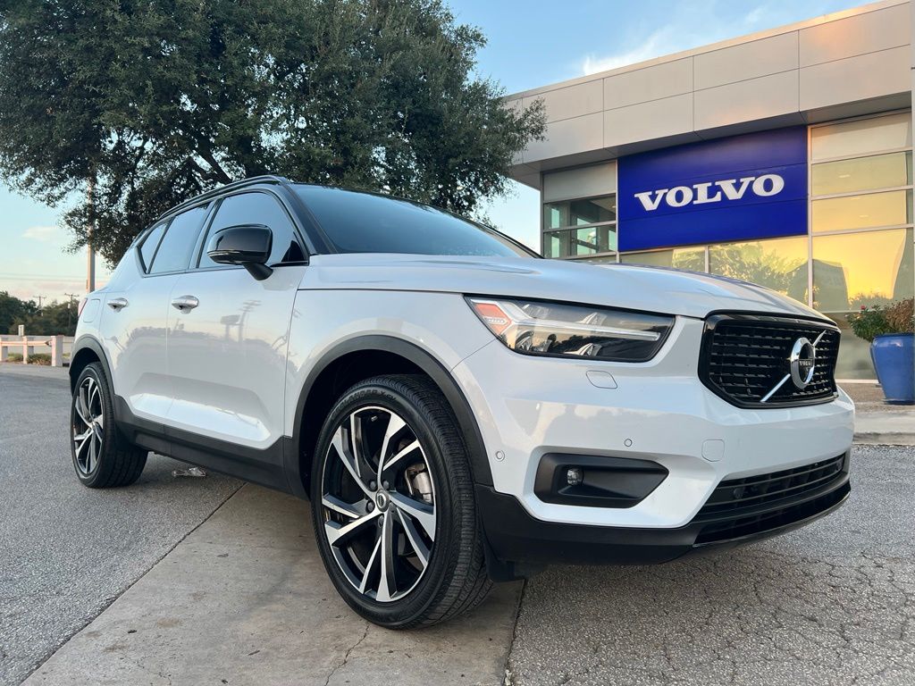 Used 2021 Volvo XC40 R-Design