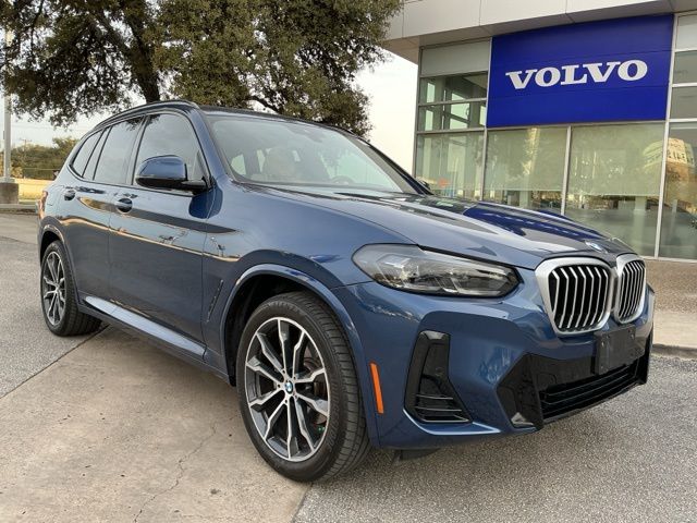 2022 BMW X3 30i's photo