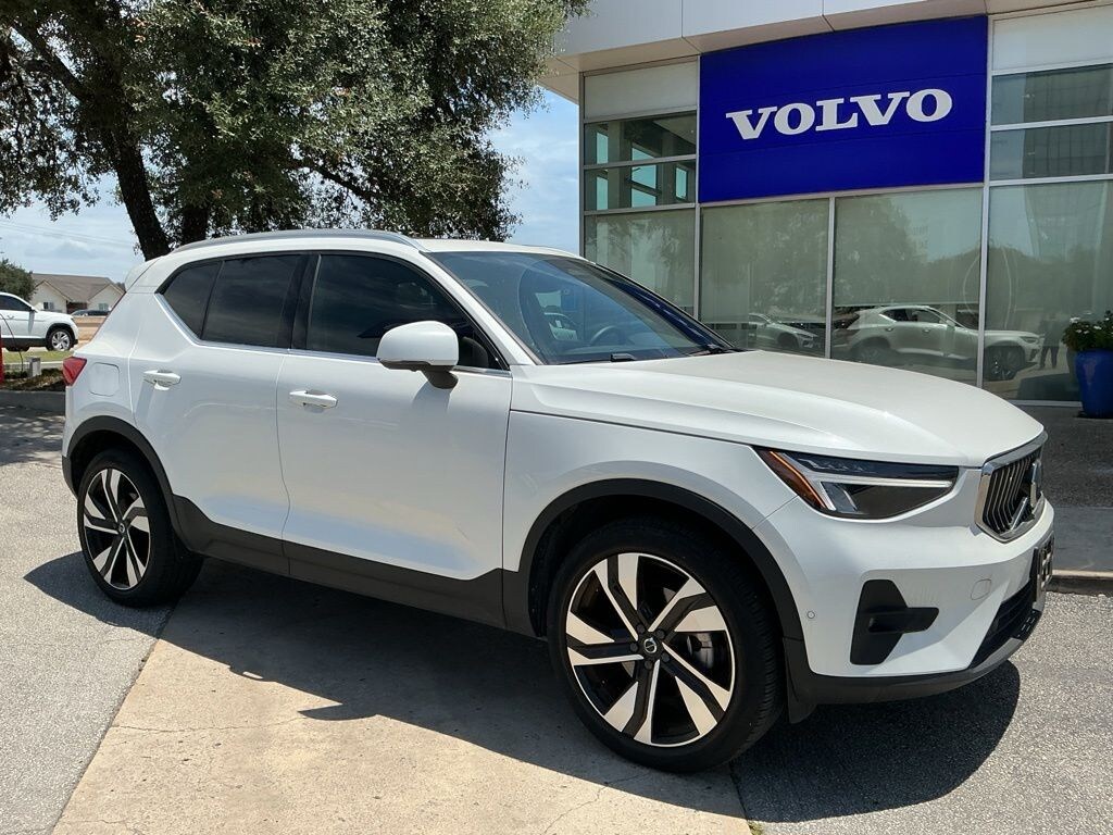 Certified 2024 Volvo XC40 B5 Plus Bright Theme SUV