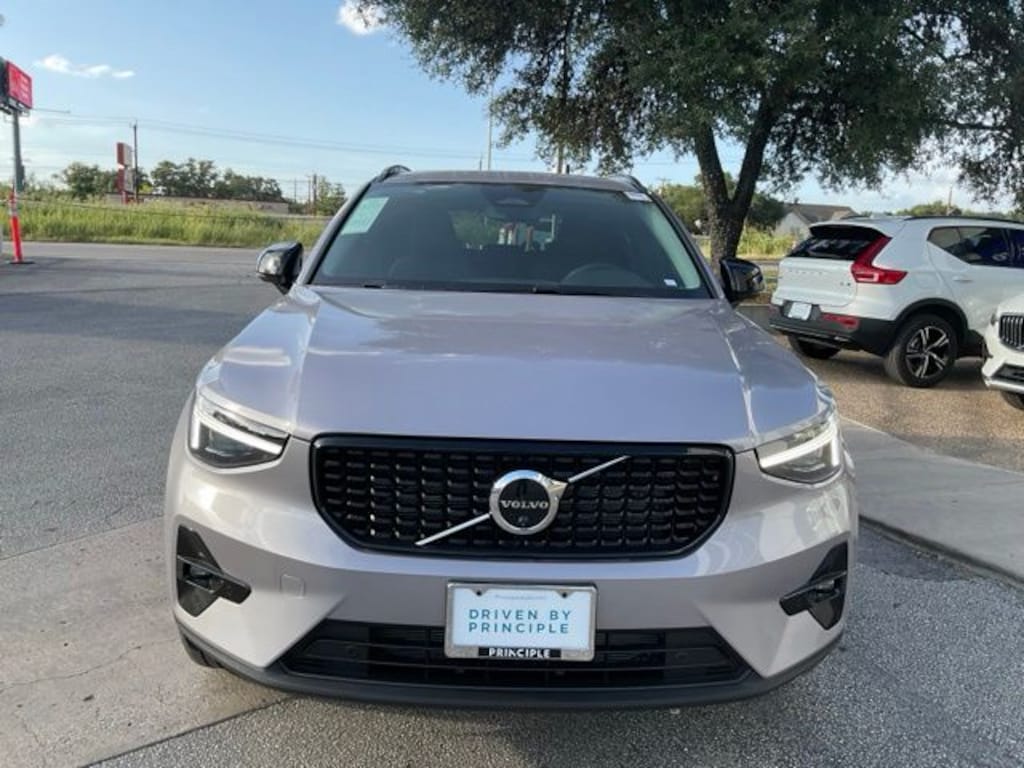New 2026 Volvo XC40 B5 Plus SUV
