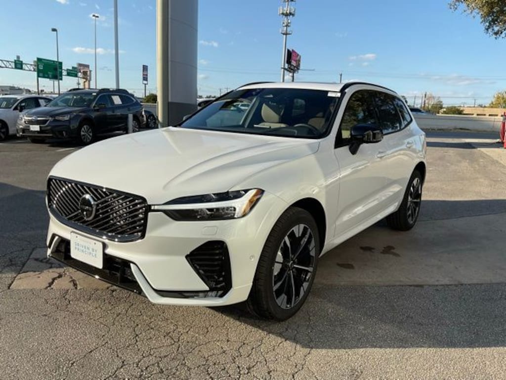 New 2026 Volvo XC60 B5 Plus SUV