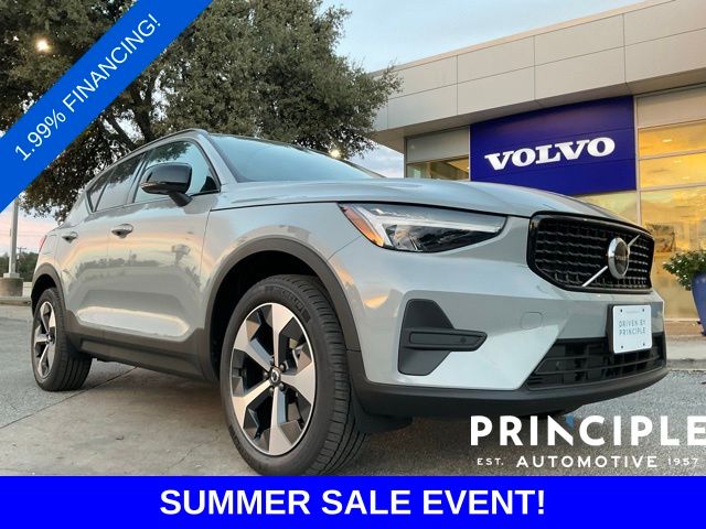 2026 Volvo XC40 B5 Core Dark AWD's photo