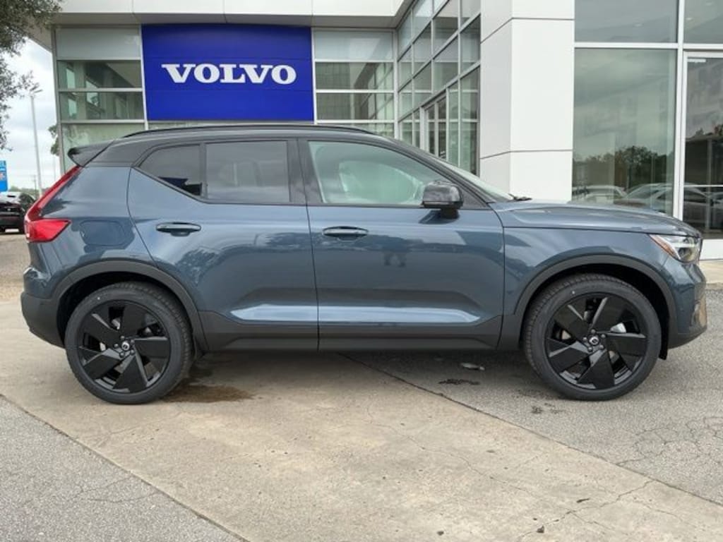 New 2026 Volvo XC40 B5 Ultra Black Edition SUV