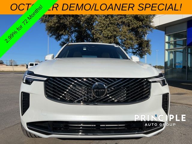 2025 Volvo XC90 Core T8 AWD photo 2