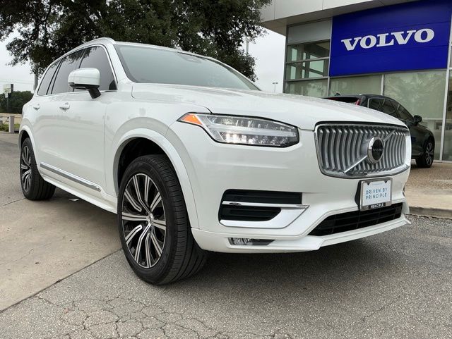 2025 Volvo XC90 B5 Core Bright 4WD's photo