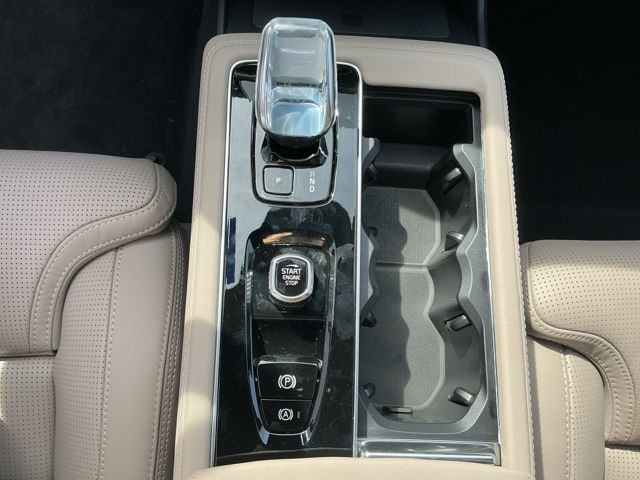 2026 Volvo XC90 Ultra - Photo 16