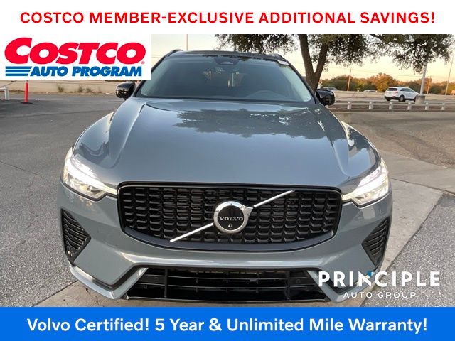 2023 Volvo XC60 B5 Plus photo 2