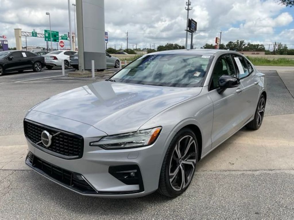 Certified 2024 Volvo S60 B5 Core Dark Theme Sedan