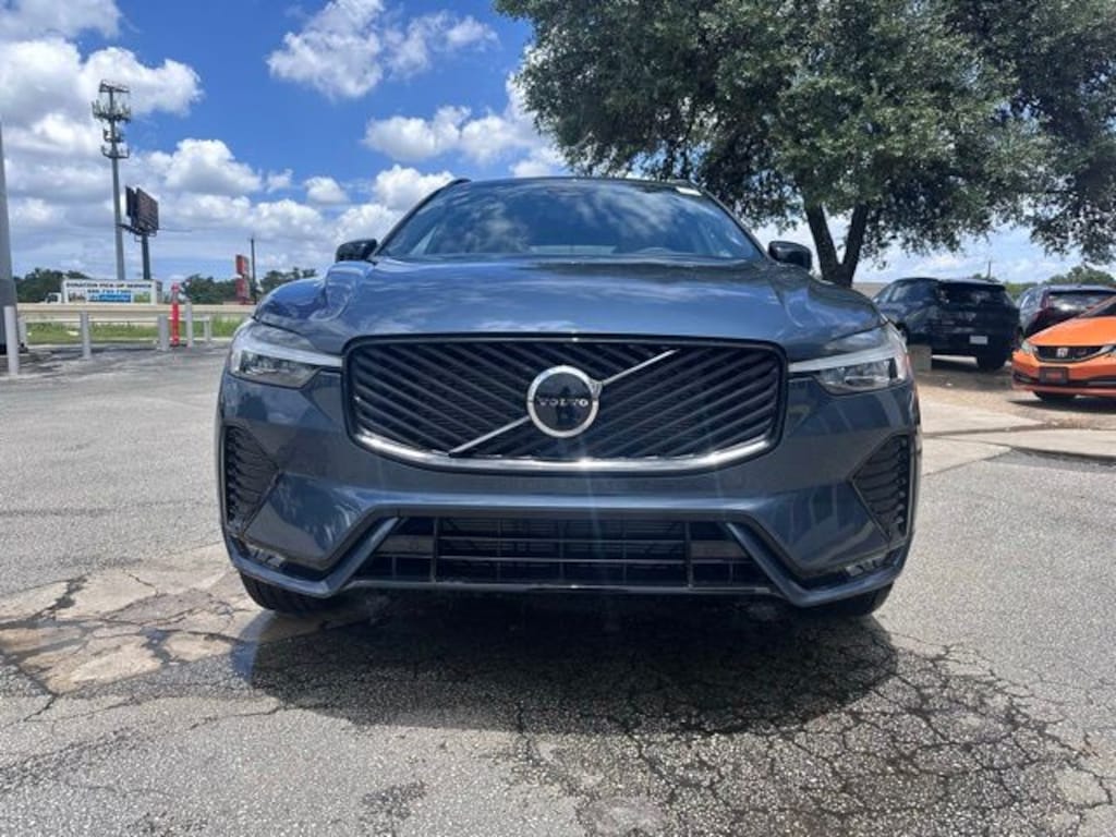 New 2026 Volvo XC60 B5 Core SUV