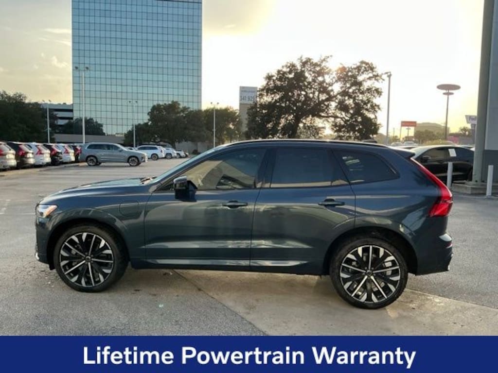 New 2026 Volvo XC60 plug-in hybrid T8 Ultra SUV
