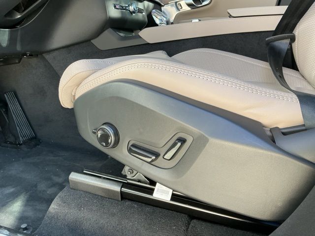 2026 Volvo XC90 Ultra - Photo 21