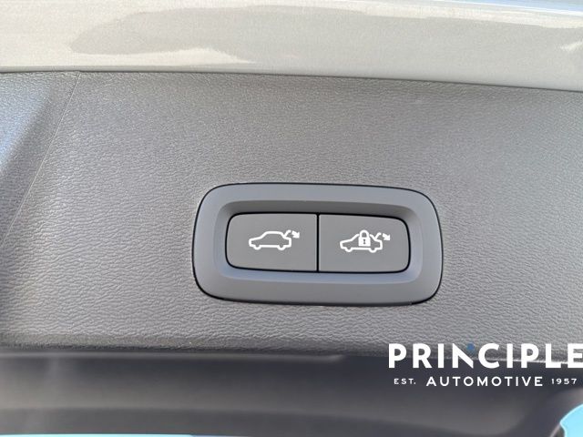 2026 Volvo XC40 Ultra - Photo 28