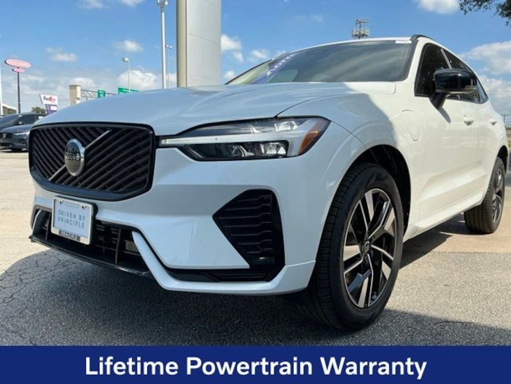 New 2026 Volvo XC60 plug-in hybrid T8 Core SUV