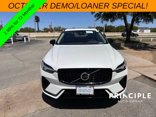 2025 Volvo XC60 Hybrid T8 Core photo 2