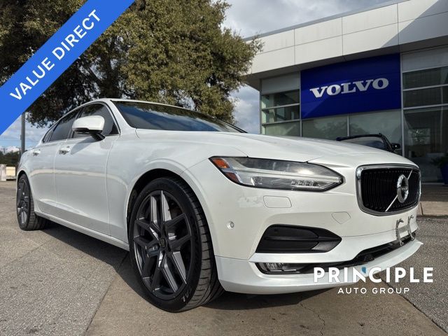 2017 Volvo S90 Momentum