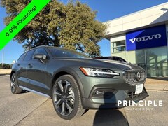 2026 Volvo V60 Cross Country B5 Ultra Wagon