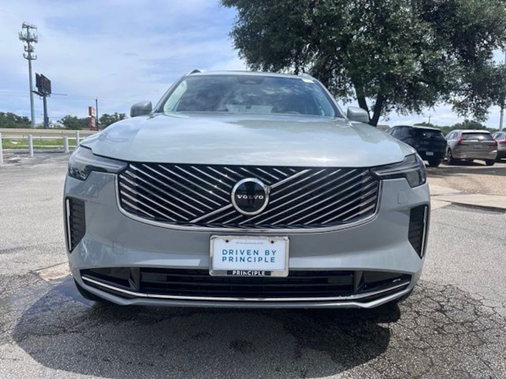 New 2026 Volvo XC90 B5 Core SUV