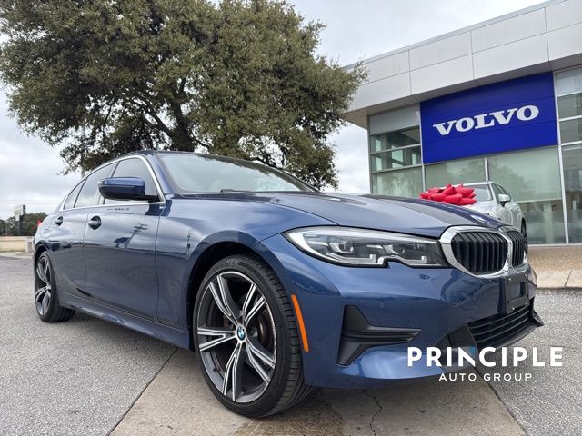 2022 BMW 3 Series 330i's photo