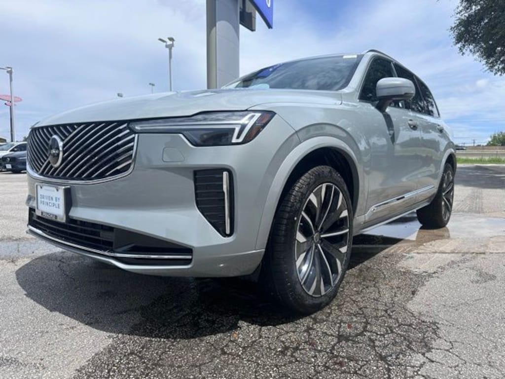 New 2026 Volvo XC90 B5 Core SUV