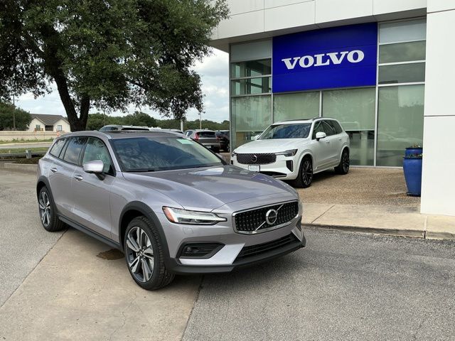 2026 Volvo V60 Cross Country B5 Plus AWD's photo